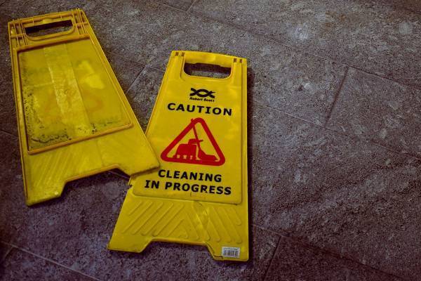 食肉処理施設を子どもに掃除させていた企業、1億円を超える罰金