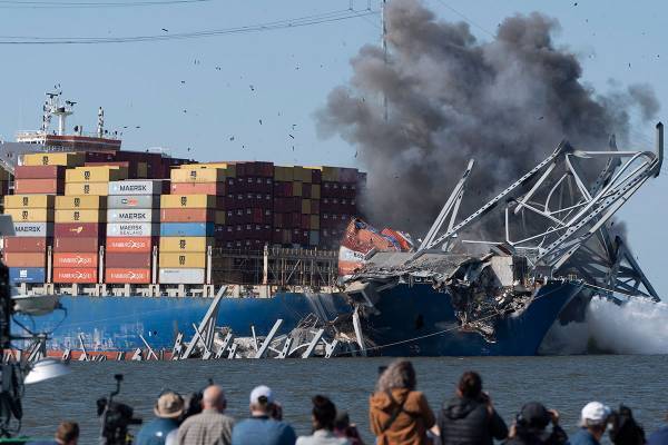 ボルティモア橋崩落事故、衝突したコンテナ船内に今も乗組員21人が軟禁状態