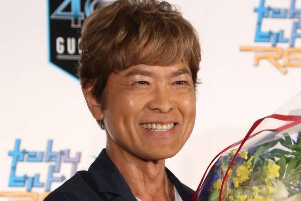 「奥さん可哀相」人気コナン声優（70）　不倫期間中にSNSにアップしていた「結婚記念写真」…元声優妻への仕打ちにファン絶句