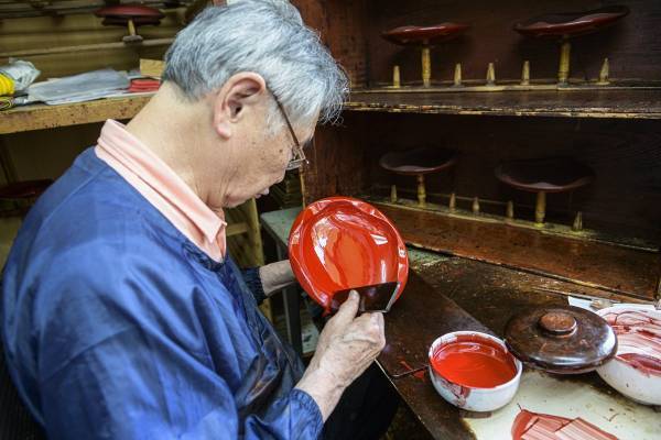 「塗れたぞ！」…輪島塗老舗が踏み出した、能登半島地震から復興への一歩