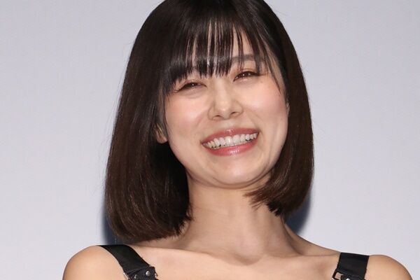 有村架純の姉・藍里　すっぴん→激変中華メイクに賛否「本当に可愛い」「素顔の方が100倍可愛い」