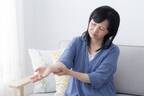 40代以上の女性に急増する「腱鞘炎」テーピングの「H貼り」＆「手の甲マッサージ」で痛みを軽減！