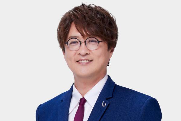 純烈・酒井一圭　学校に行けなくて成績が「1」以下の「―」！“あばれはっちゃく”の知られざる悩み