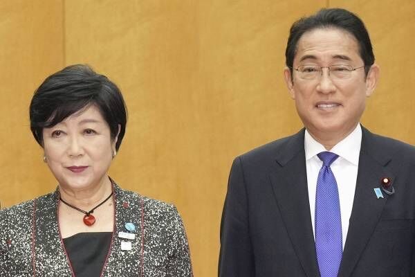 5月31日、岸田首相と面会した小池都知事。行政による生活支援が急務だ（写真：共同通信）