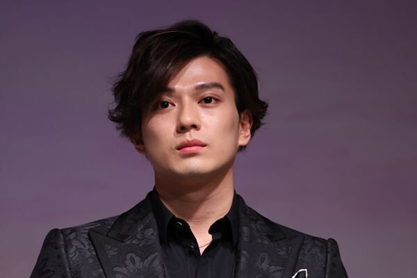 「大変なことになってる」新田真剣佑　披露した“激変マッチョ姿”にファン騒然