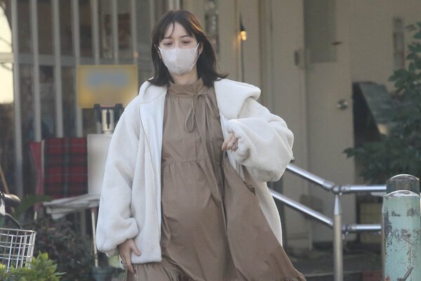 佐々木希「全部妻のおかげ」夫・渡部建が感謝…見捨てなかった献身生活現場《騒動から5年、テレビ初告白》