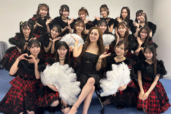 《元センターも“意味深投稿”》 AKB48　“セレブママタレ”OGとのコラボ演出に「屈辱的」とファン怒り