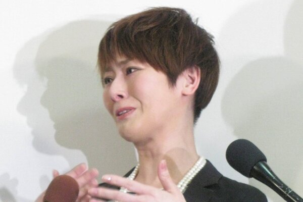 《元マネージャーが告白》遠野なぎこさん　地方巡業に“トランク2個分のお酒”を持っていき…抱えていた「不眠への苦悩」