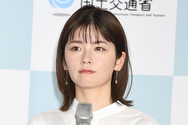 《逃亡者が続出》キレて暴れたスタッフに小芝風花が涙…主演ドラマ『私の夫と結婚して』大ヒットの陰で体験した「過酷すぎる撮影」