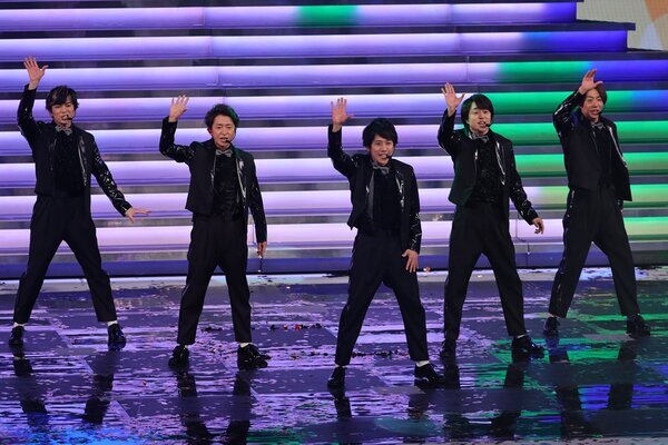 《二宮と“信頼し合う音楽仲間”》嵐　“最後の新曲”のプロデュースに名前が挙がる“大物アーティスト”