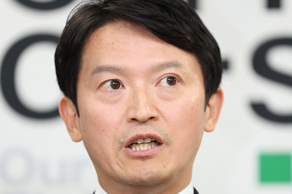 「クレーム電話鳴り止まず県政担当から外れた」兵庫・斎藤知事　会見で記者が異例の訴え…明かされた“被害”にネット騒然
