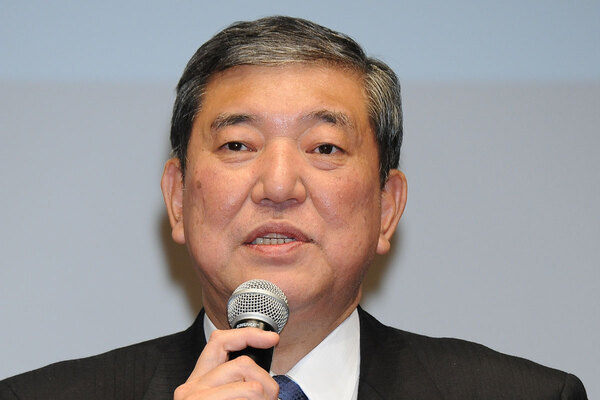 「どういう意味？」とネット困惑…石破茂首相の妻・佳子さん 苦境の夫へ送った個性的なエール“10文字”