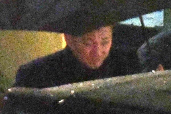 《仲間たちが次々離散》中居正広氏が自ら選ぶ孤立の道“側近”のLINEに「まさかの応対」