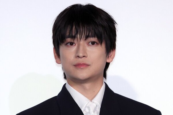 高橋文哉　事務所車内は黄色一色！高校時代から溺愛する「国民的キャラクター」