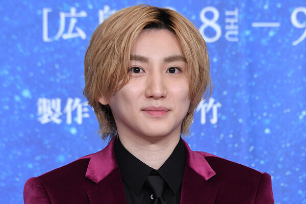 「ビジュアルからは考えられない」人気アイドル（30）　Xに投稿した写真に写り込んだ“衝撃のすね毛”にファン衝撃