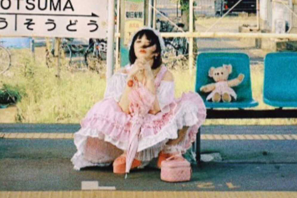 「デザイン神すぎる」37歳女性歌手　『推しの子』作者描き下ろしのタトゥー公開でネット絶賛