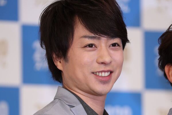 「一瞬、翔くんに見えなかった」櫻井翔の“激変若返り”ショットにネット衝撃