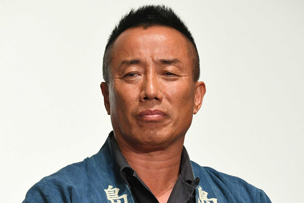 長渕剛　20代との巣ごもり報道でも披露…女性問題の釈明で繰り返す「3文字の常套句」