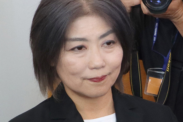 「仕事場に持ってきていいやつ？」“学歴詐称疑惑”田久保市長　議会での“異色すぎる私物”にSNS賛否