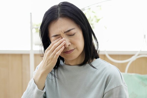 《酒に弱くなる、爪が白い…》医師に聞いた「がん」の予兆は？注意すべき「初期症状」