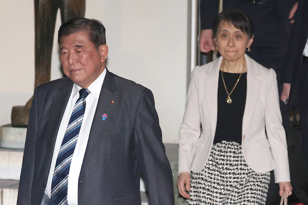 「ぶしつけなオーダーにも応じて…」石破首相の退陣表明直前…佳子夫人が見せていた「健気な献身」