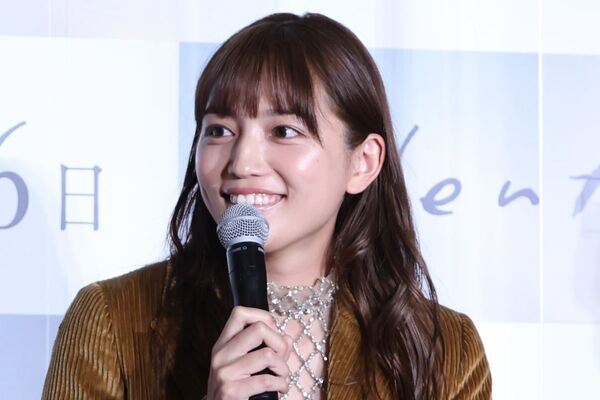「何かあった？！」川口春奈　シミ隠さない“すっぴん”意味深投稿にファンから心配の声