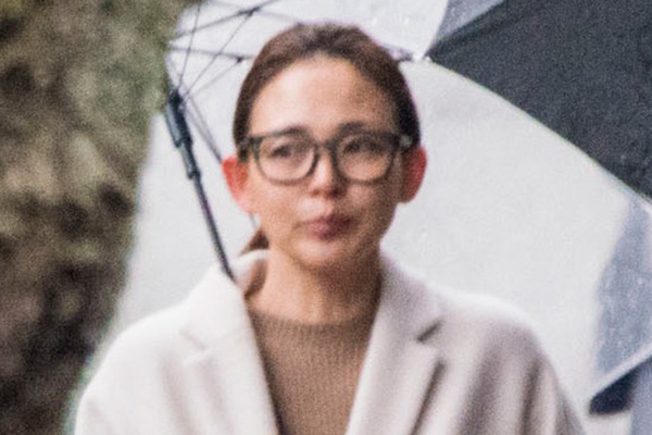 SHIHO 13歳モデル長女との母娘共演が話題も…“日本進出”でネックとなる“叱らない育児炎上”の過去