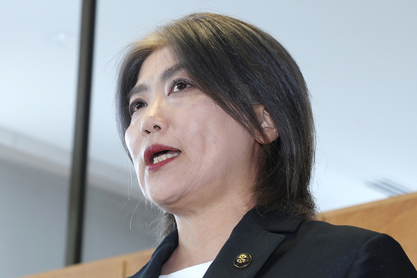 「逆に尊敬する」“学歴詐称疑惑”田久保市長　議会解散報告も“らしさ全開”の衝撃投稿にネット総ツッコミ