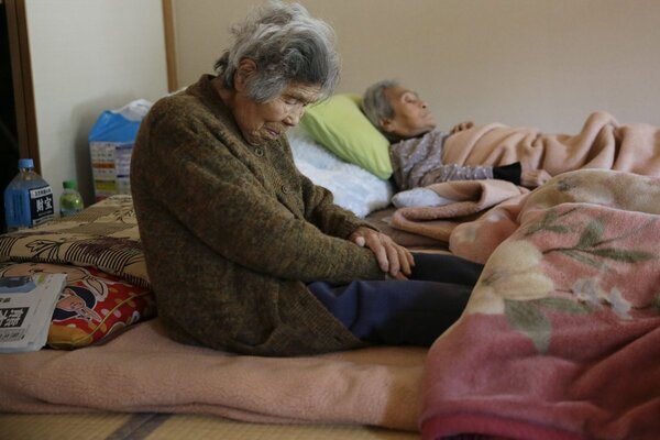 寝たきり、車いす…高齢者がいる家庭の《地震＆台風》災害対策　介護のプロ＆防災のプロが解説