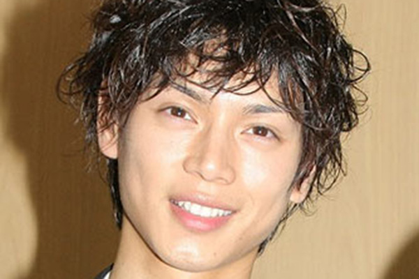 「めっちゃええ歳の取り方」大ブーム起こしたイケパラ俳優（41）　約2年ぶり近影の“マッチョ”な激変姿にファン騒然