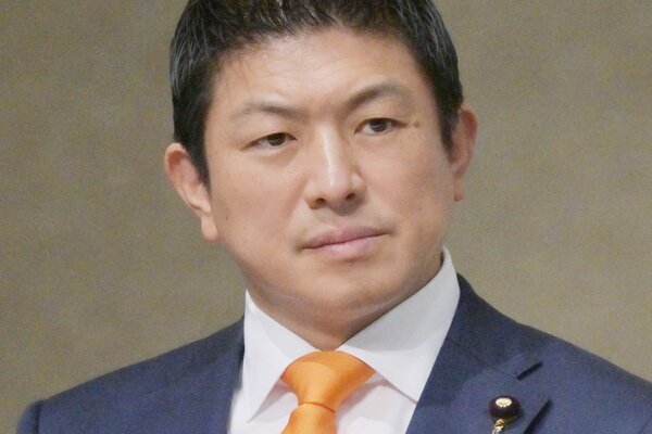 「礼を失する行動」参政党・神谷代表　拉致被害者家族の前で明かした「ブルーリボンバッジ」を付けない理由にSNS疑問の声