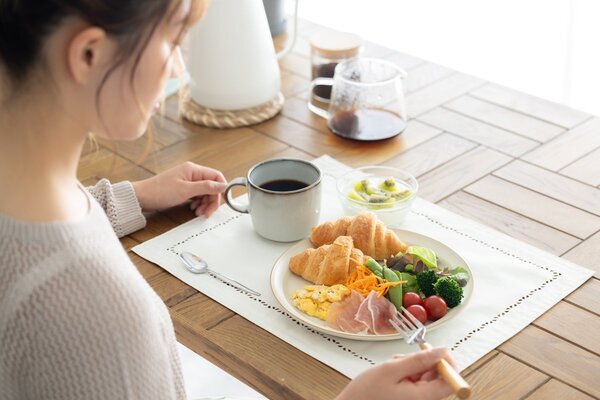野菜を先に食べるべき？マーガリンよりバター？実は間違っていた「病気を防ぐ食事習慣」10選