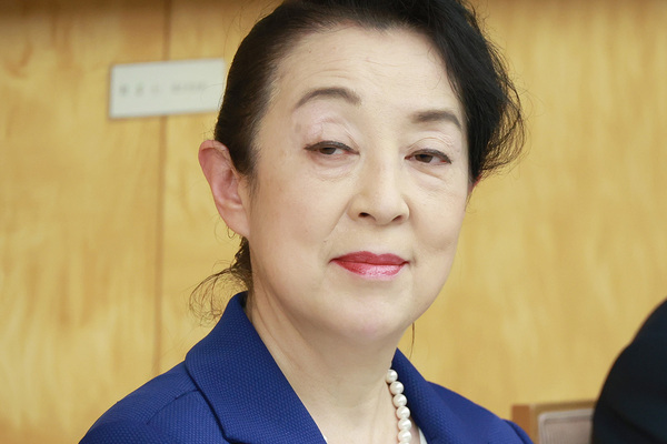 「当選してるやん」とネット話題…自民党大躍進で復活当選果たした「人気芸人の母親」