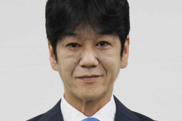 《口ひげ、ロン毛オールバックのイケオジに》義家弘介氏　明かした政界引退後の“劇的ビジュ変”のワケ「“昔に戻ったね”と言われます」