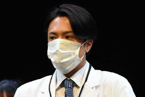 「ダンディ過ぎて一瞬誰かわからなかった」元NEWSメンバー（39）の激変“髭ヅラ”姿にネット衝撃