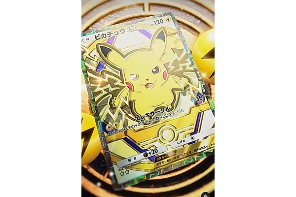 《バッグから札束を取り出し…》国生さゆりの元夫も逮捕…狂乱のポケモンカード販売店で目撃した「衝撃の購入金額」