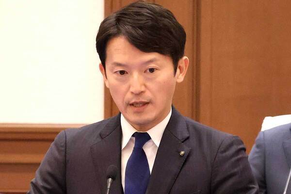 「肝心な部分が見えません」斎藤知事　“主役ボケボケ”の公務写真にネット騒然…54歳俳優も痛烈皮肉