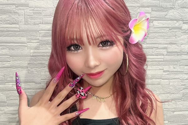 「お母さんでしょ？」小学生ギャル　疑惑の卒業式ショットが話題も…“令和のコギャル”のタイムリミット