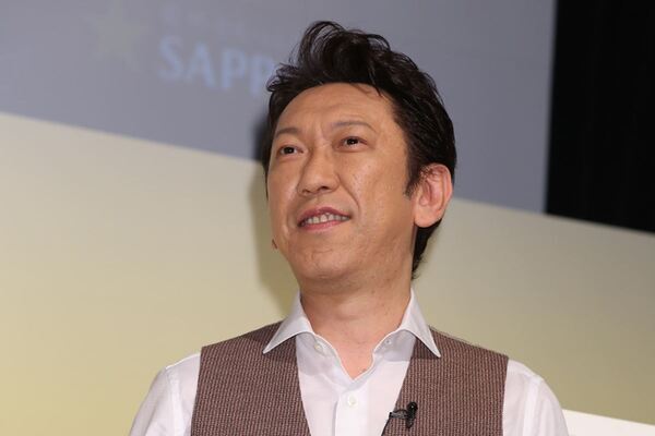 「すり寄る総理好かん」布袋寅泰に苦言の人気ミュージシャン　高市首相の“DEEP PURPLE面会”も猛批判