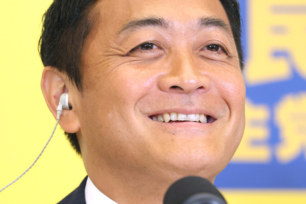 「いい感じ」国民民主党・玉木雄一郎代表が初“タトゥー”シール体験にご満悦…ネットも「リアクションがピュア」
