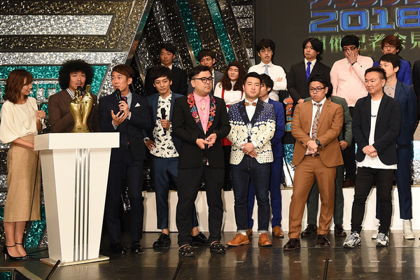 「おじいちゃんみたい」「白い…」元アフロ芸人（50）の“別人級”近影にネット衝撃
