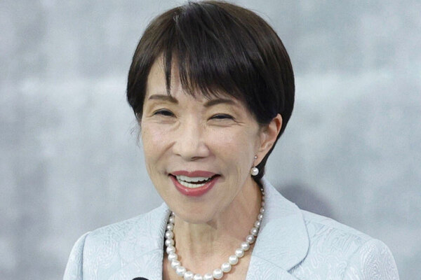 「天皇陛下より拍手が大きかった」日本維新の会の元参院議員　昭和100年記念式典の“高市首相アゲ”投稿に「失礼すぎます」と疑問続出…本人は「アイロニー」と反論