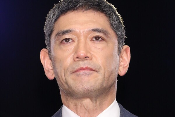 《離婚後1カ月で同棲》杉本哲太　本誌報道前にSNSで見せていたMEGUMI似30代恋人との“匂わせ”