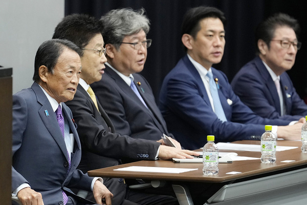 《もう意味ない》“大政翼賛会”と批判の「国力研究会」に347人参加も…露呈した麻生副総裁の”決定的な衰え