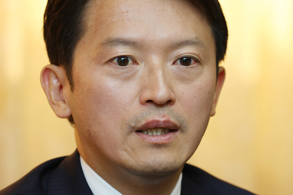 「人殺しやないか！」兵庫県・斎藤知事　内部告発文書問題の質疑中に飛んだ怒号に「続けることはできない」と毅然反論…SNSも騒然とした“トラブル”