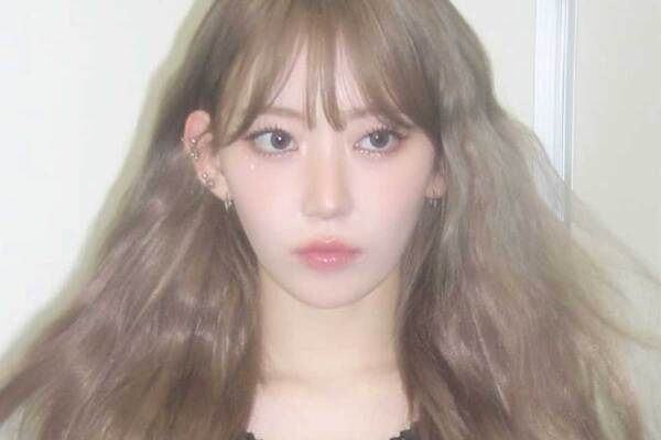 「上と下の露出の差に驚いた」28歳韓流アイドル “超ミニ”スタイルに衝撃の声…過激化するファッション