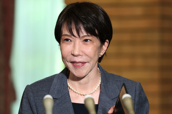 「現政権が最低であるのは間違いないが…」芥川賞作家　高市首相とともに痛烈批判した“元首相”