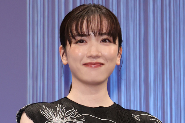 「信じないで」永野芽郁　写真集でも再び“意味深”発言も…払拭しきれていない“2つの疑念”