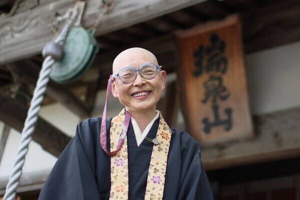 「しくじっていいと言われていた」パリでグルメ記者だった伊東妙通さん　鳥取県の寺の住職に転身した“意外な理由”