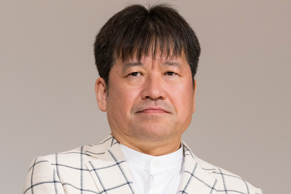 「当てつけに見える」の声も…佐藤二朗　背後に橋本愛がいるなか「触ってほしい」と共演俳優に呼びかけ…賛否呼ぶハラスメント騒動後の“現場動画”